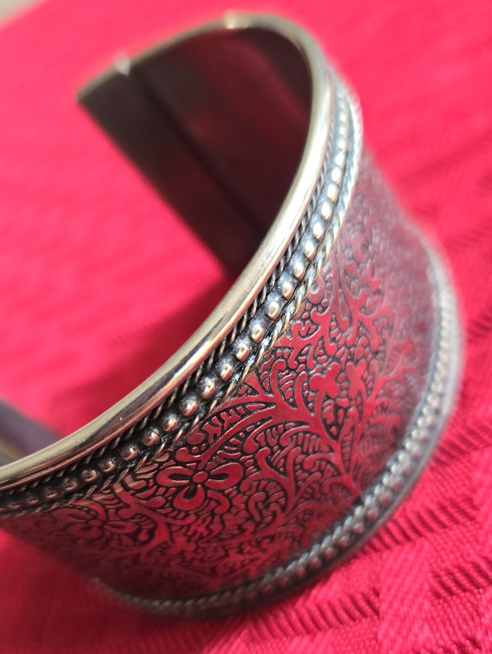 Vintage India Silver Cuff Bracelet Wide Intricate Engraved Cuff P Mark (BIN 011)